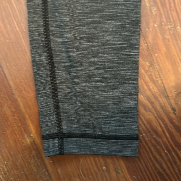 Lululemon Activewear Dark Gray Leggings Women's Size 2 - Picture 3 of 7